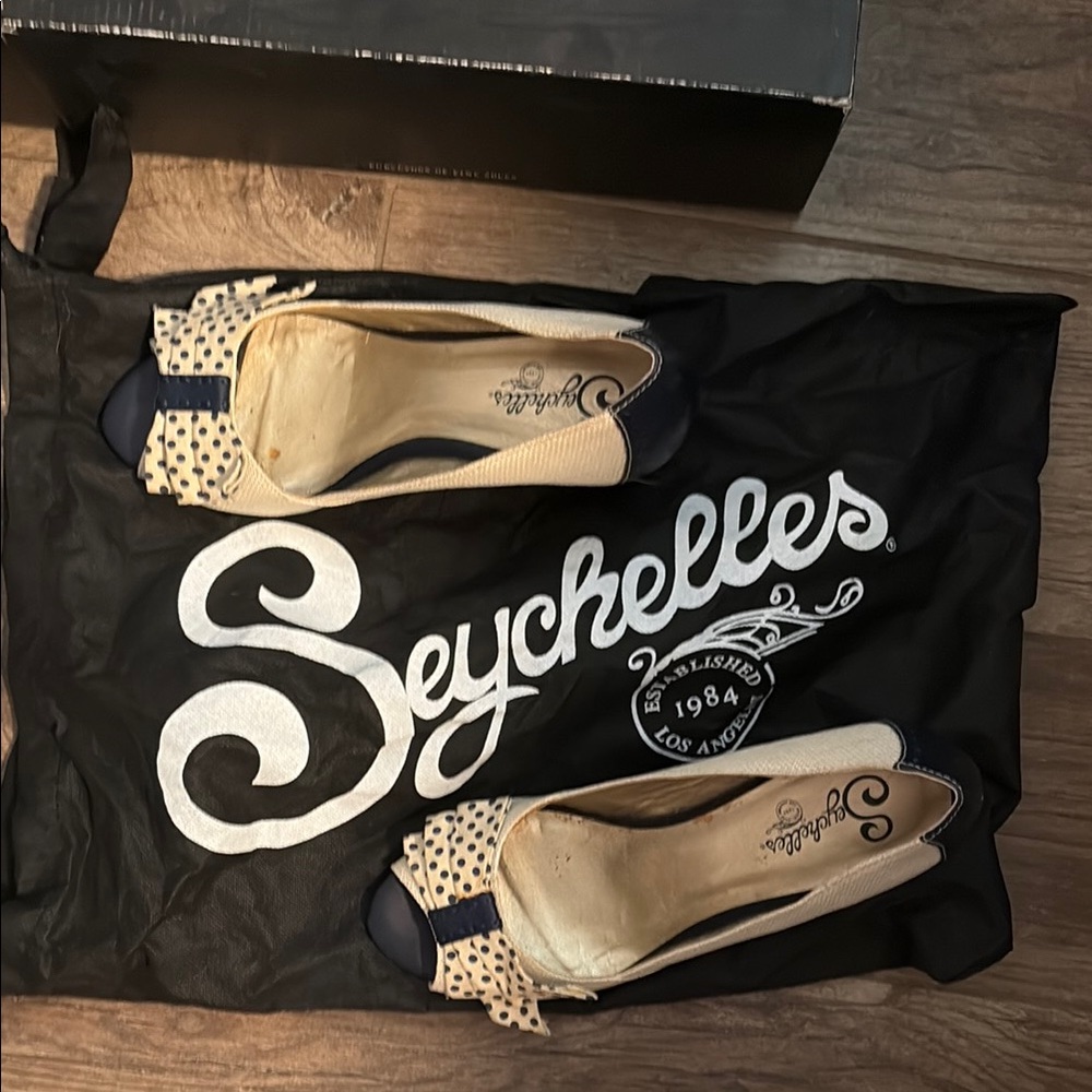 Seychelles Blue and Cream Heels Elegant Style